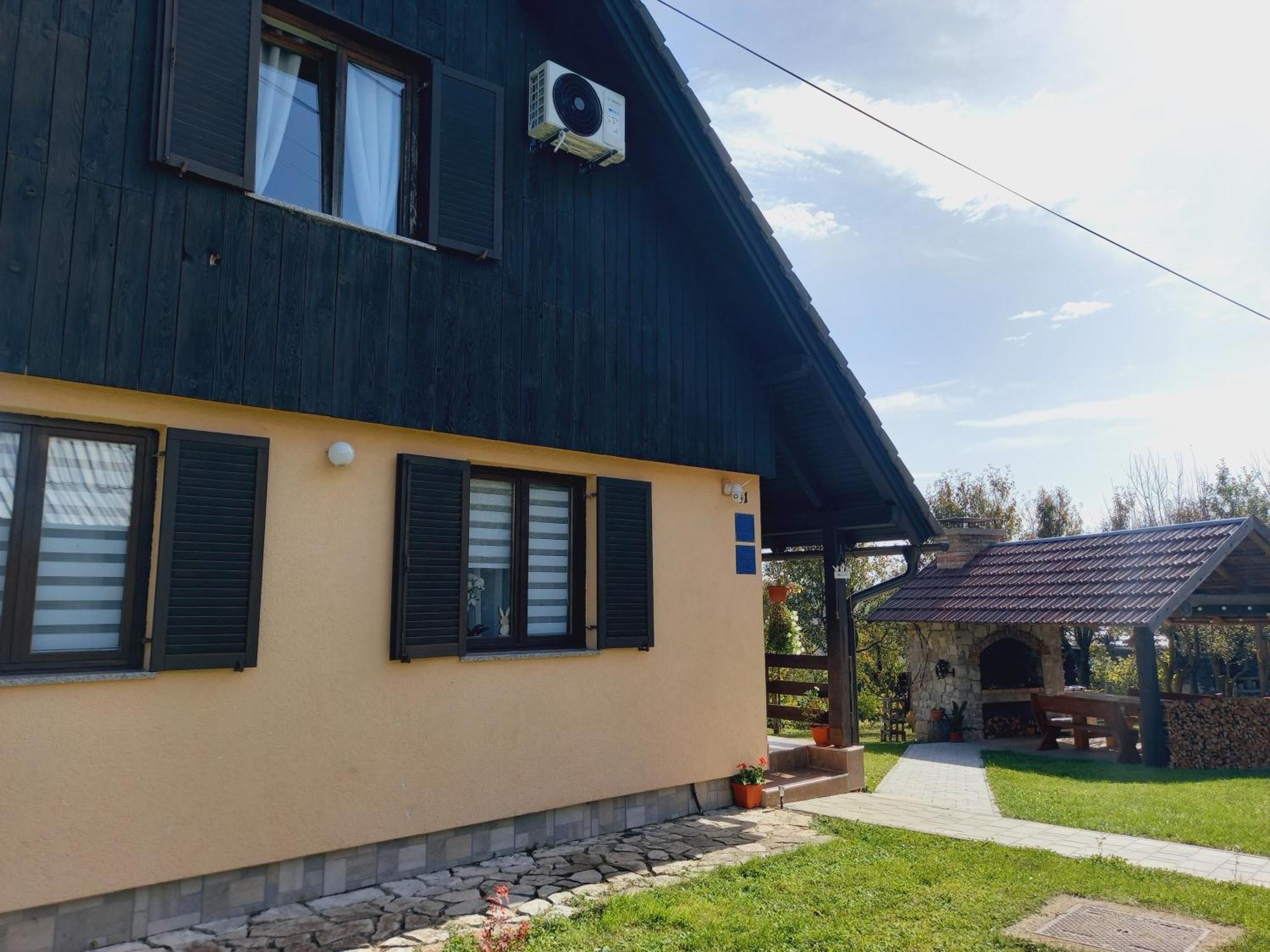 Guest House Lisina Poljanak Exteriör bild